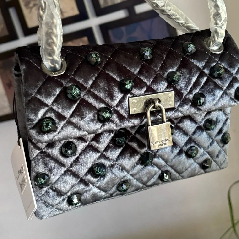 Authentic KURT GEIGER LONDON Velvet magnetic closure convertible Crosby/shoulder - Picture 15 of 16